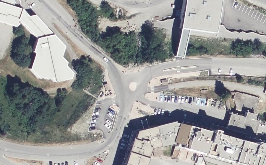 Vue aérienne du Rond-point anonyme n°1348658858