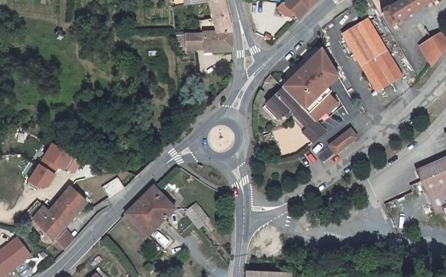 Vue aérienne du Rond-point anonyme n°1349767919