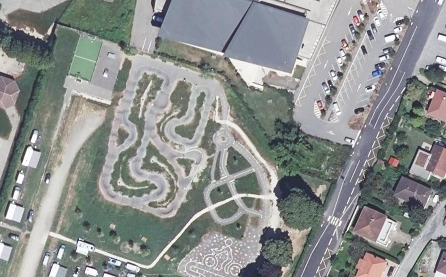 Vue aérienne du Rond-point anonyme n°1350127908