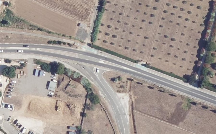Vue aérienne du Rond-point anonyme n°1350706427