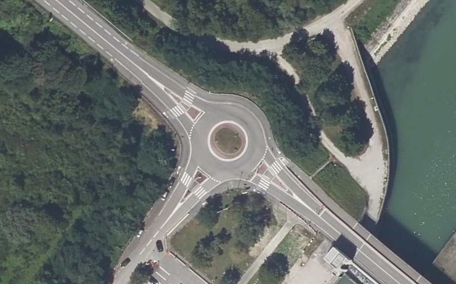 Vue aérienne du Rond-point anonyme n°13507616