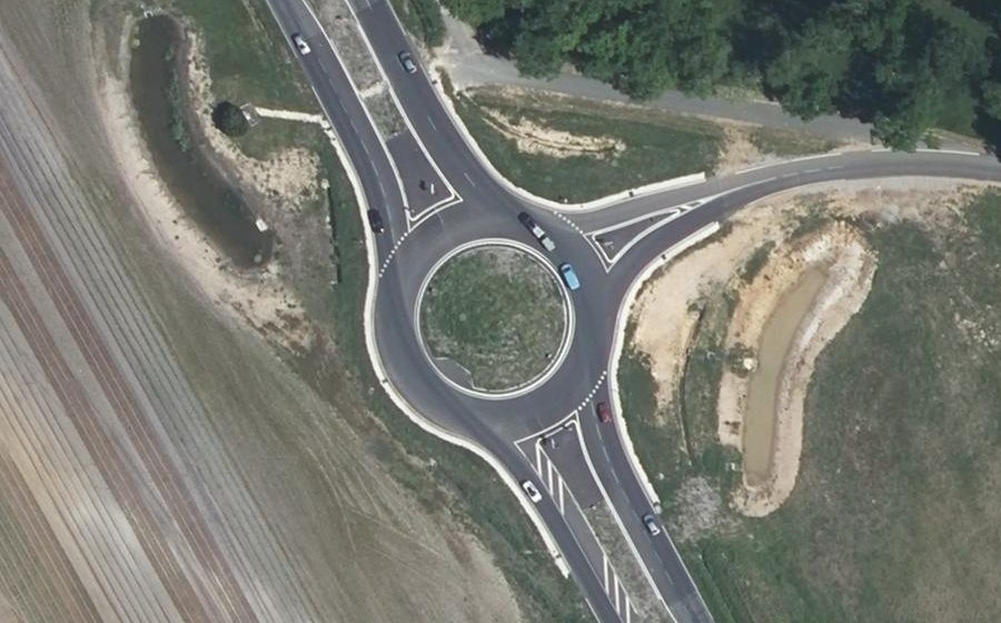 Vue aérienne du Rond-point anonyme n°1350772858
