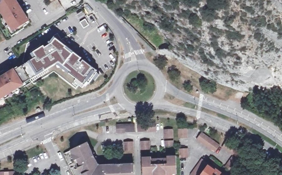 Vue aérienne du Rond-point anonyme n°13513139
