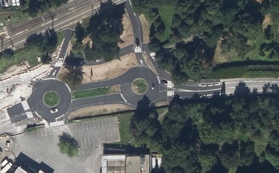 Vue aérienne du Rond-point anonyme n°1352039414