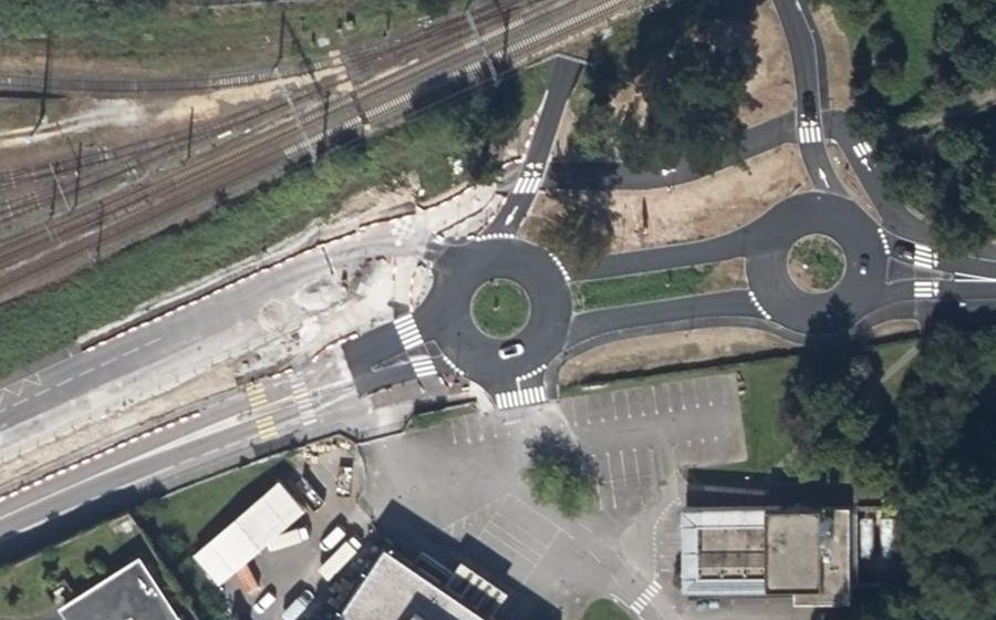 Vue aérienne du Rond-point anonyme n°1352039415