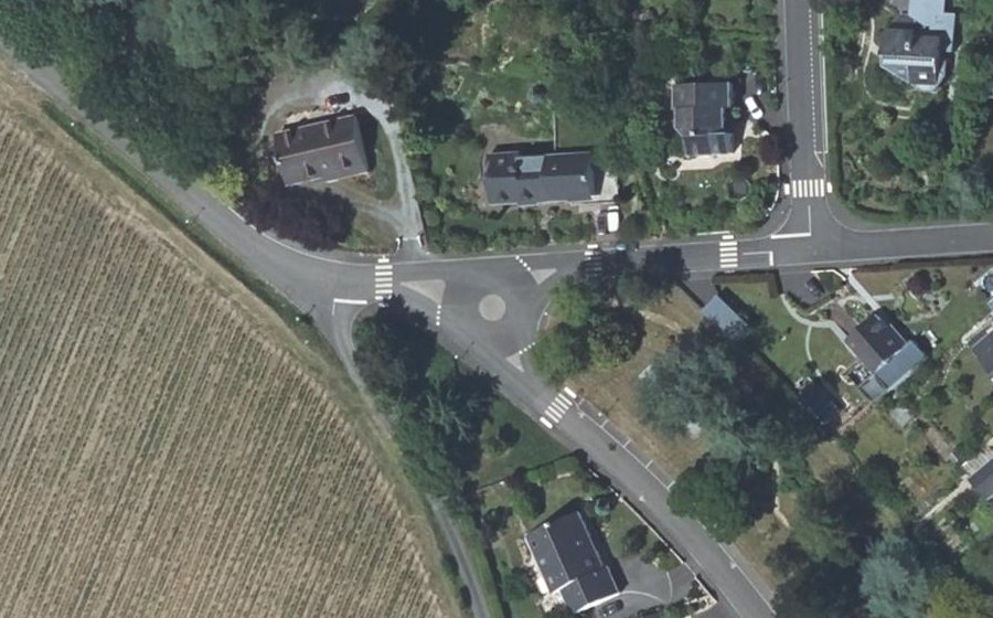 Vue aérienne du Rond-point anonyme n°1352277077