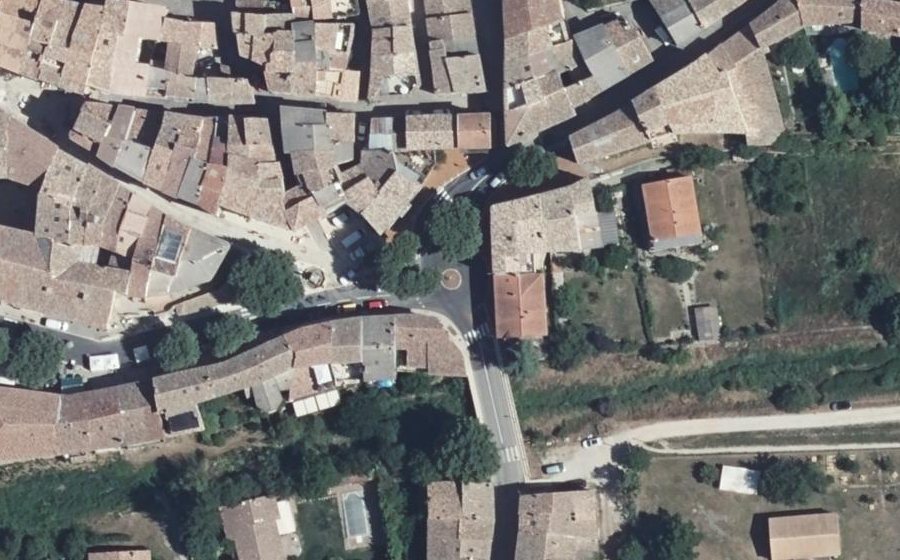 Vue aérienne du Rond-point anonyme n°1352964690