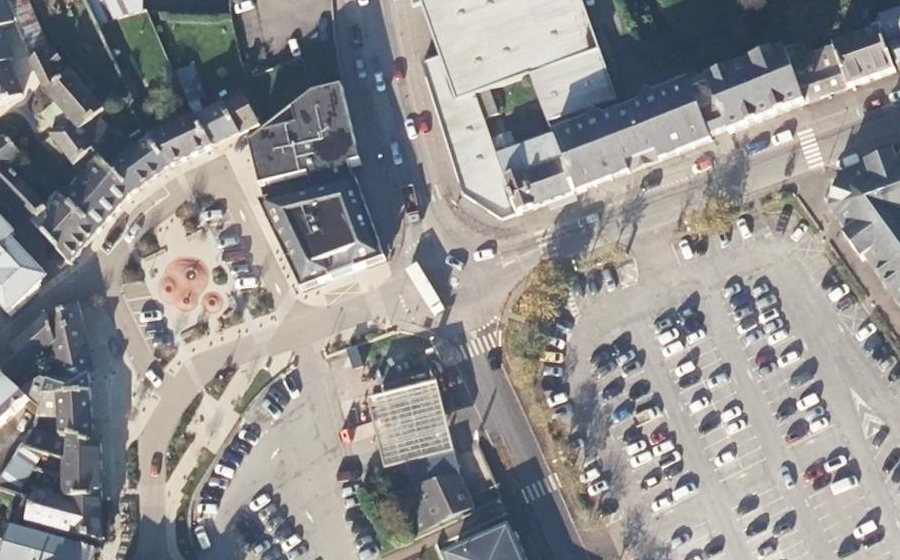 Vue aérienne du Rond-point anonyme n°135422961