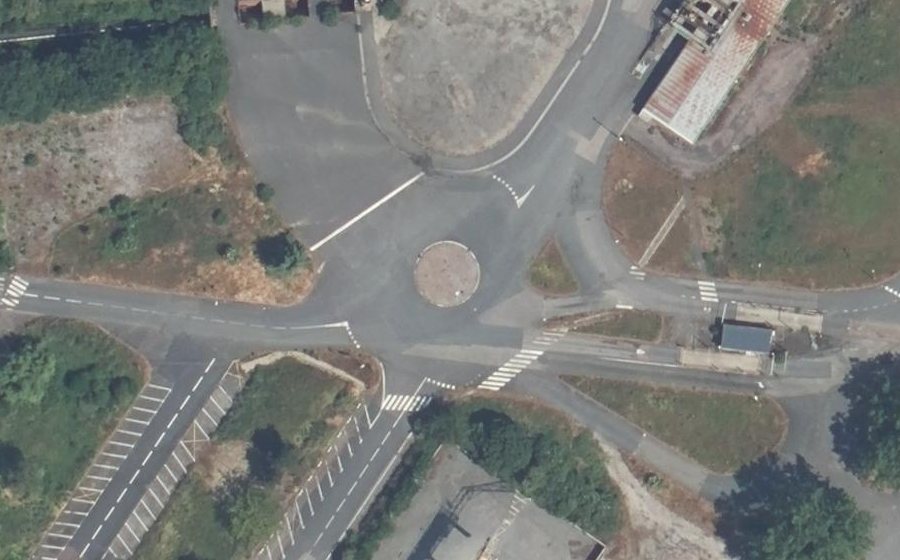 Vue aérienne du Rond-point anonyme n°1355002496