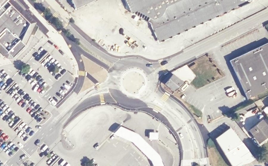 Vue aérienne du Rond-point anonyme n°1355650335