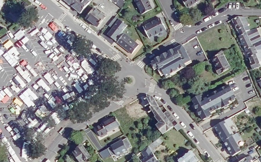 Vue aérienne du Rond-point anonyme n°1355985511