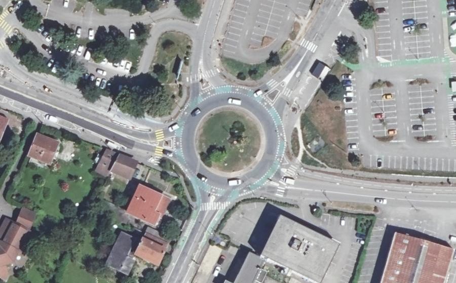 Vue aérienne du Rond-point anonyme n°1356753979