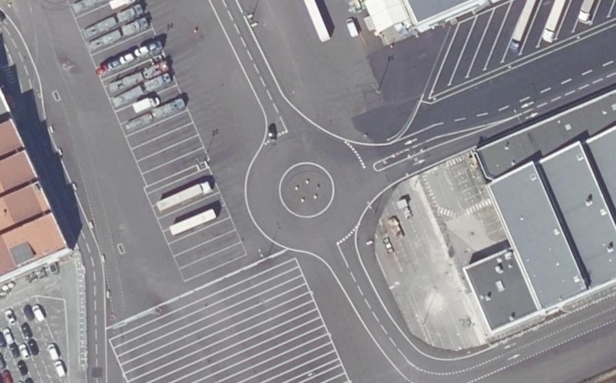 Vue aérienne du Rond-point anonyme n°1357069562