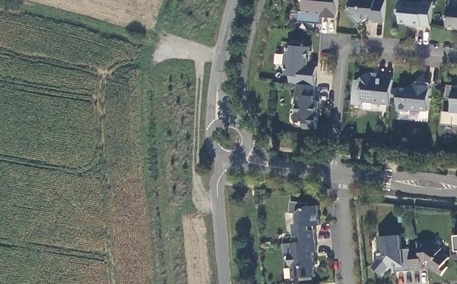 Vue aérienne du Rond-point anonyme n°1357555549