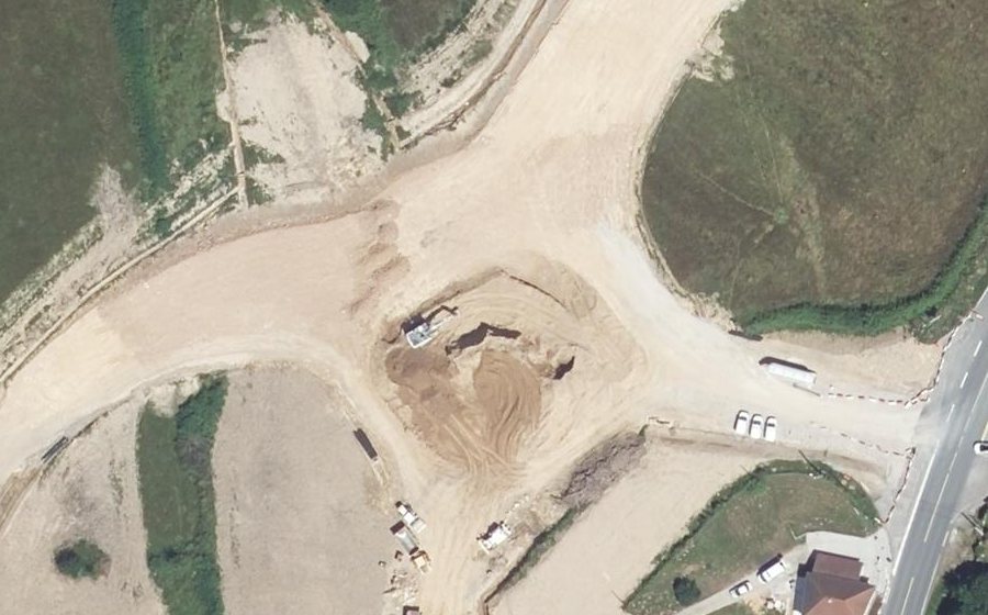 Vue aérienne du Rond-point anonyme n°1358090750