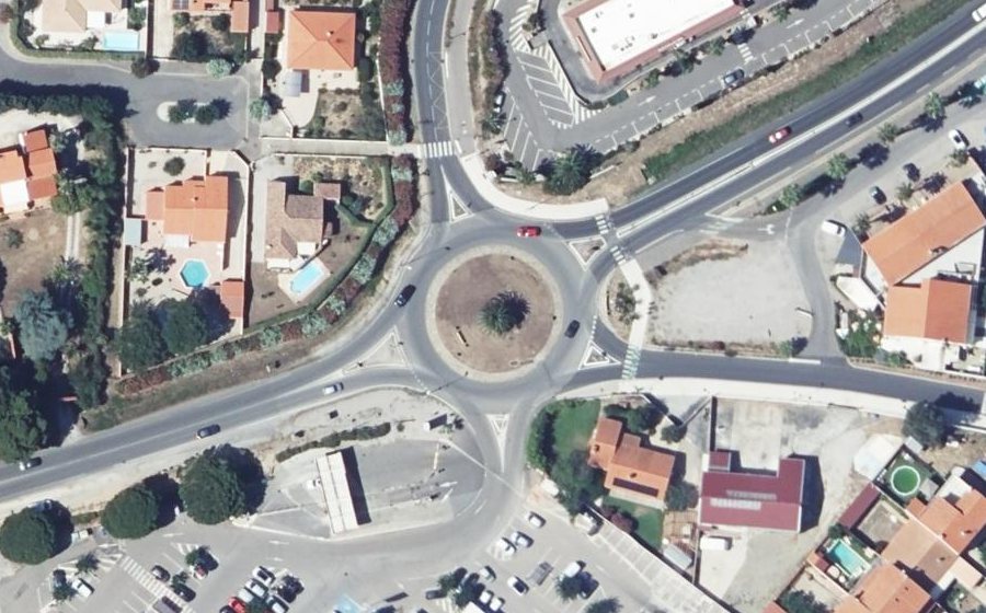Vue aérienne du Rond-point anonyme n°1358097894
