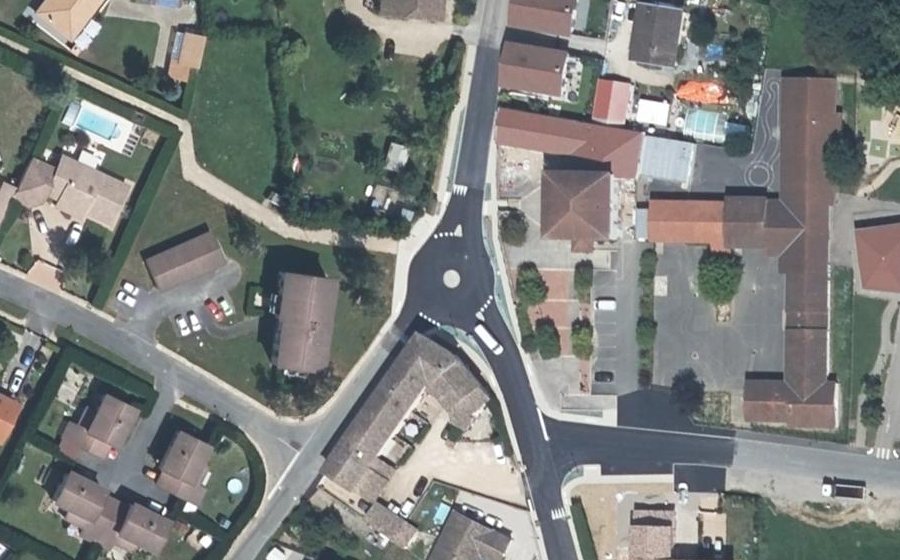 Vue aérienne du Rond-point anonyme n°1358631662