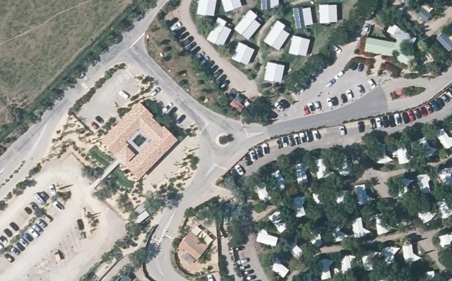 Vue aérienne du Rond-point anonyme n°1358882854