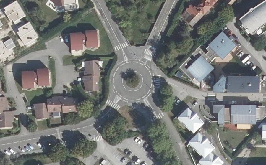 Vue aérienne du Rond-point anonyme n°1359177201