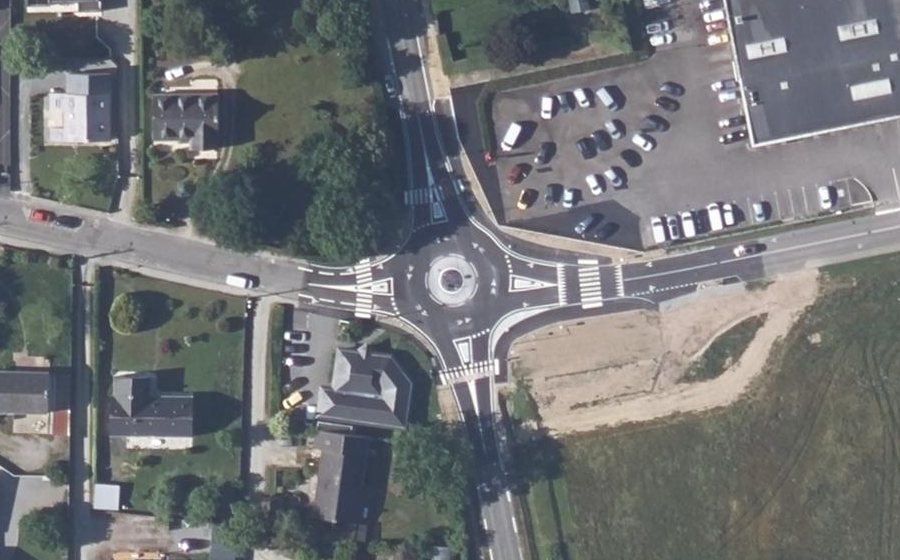 Vue aérienne du Rond-point anonyme n°1359373657