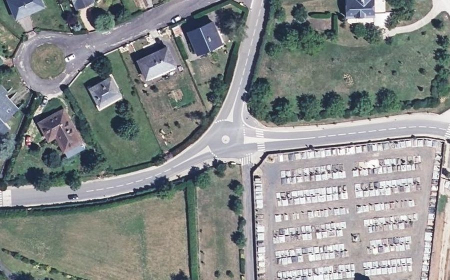Vue aérienne du Rond-point anonyme n°1359976852