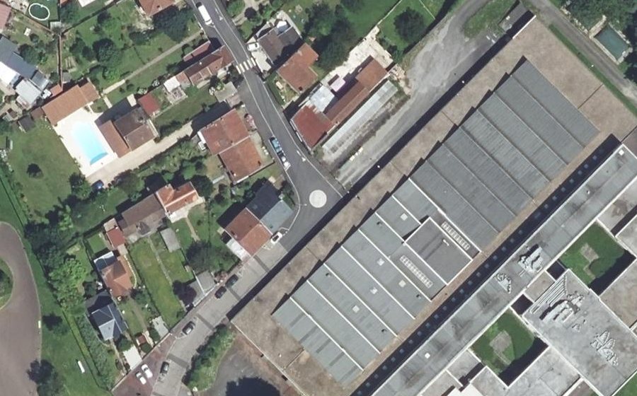 Vue aérienne du Rond-point anonyme n°1360412924