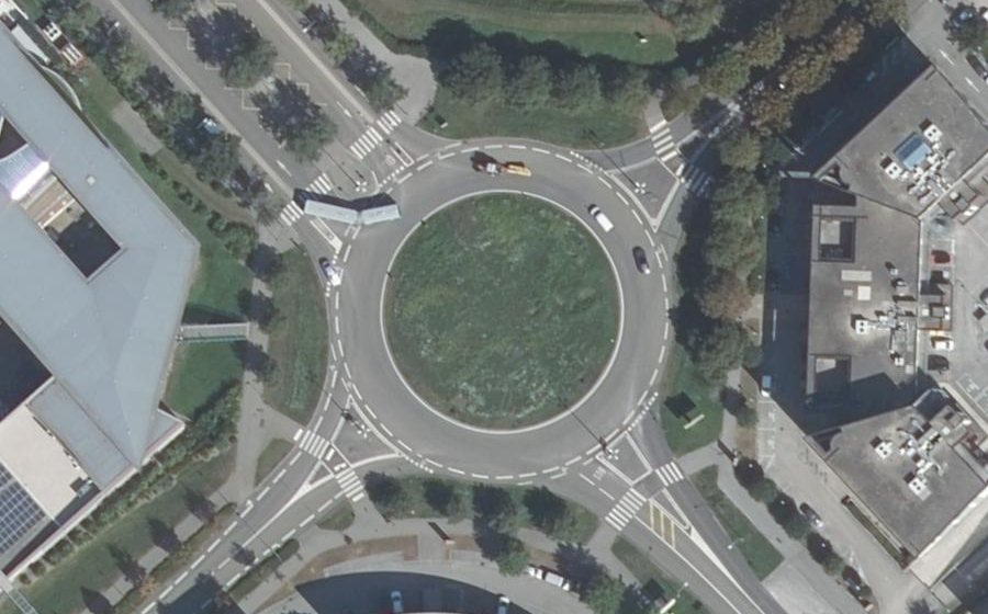 Vue aérienne du Rond-point anonyme n°1361758895