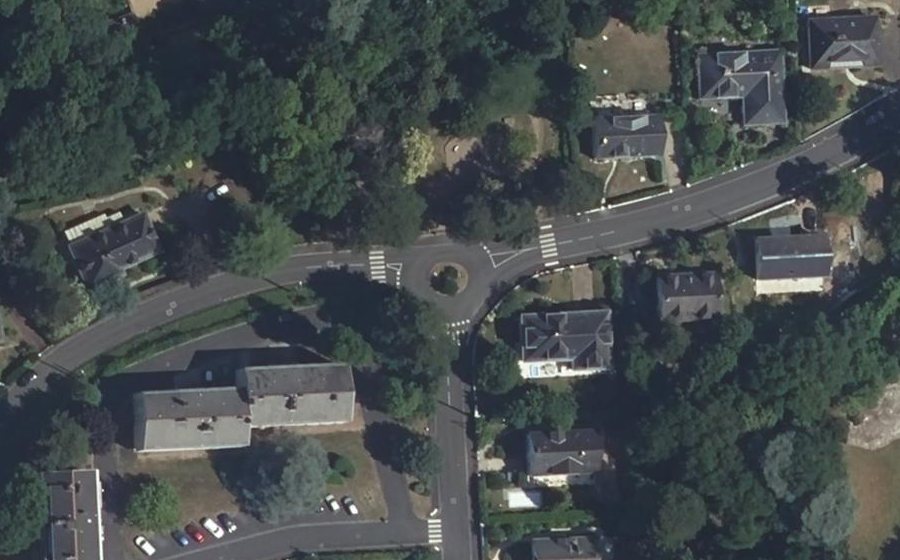Vue aérienne du Rond-point anonyme n°1362794588