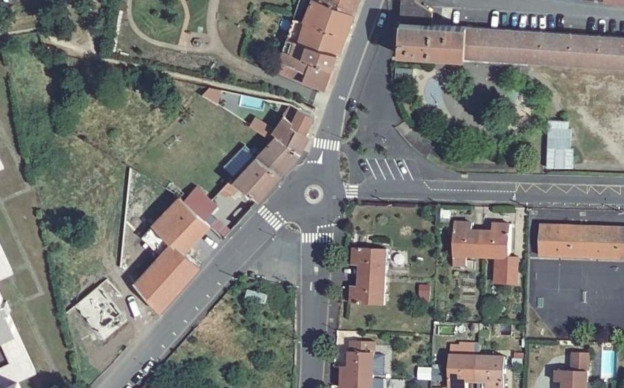 Vue aérienne du Rond-point anonyme n°1362811899
