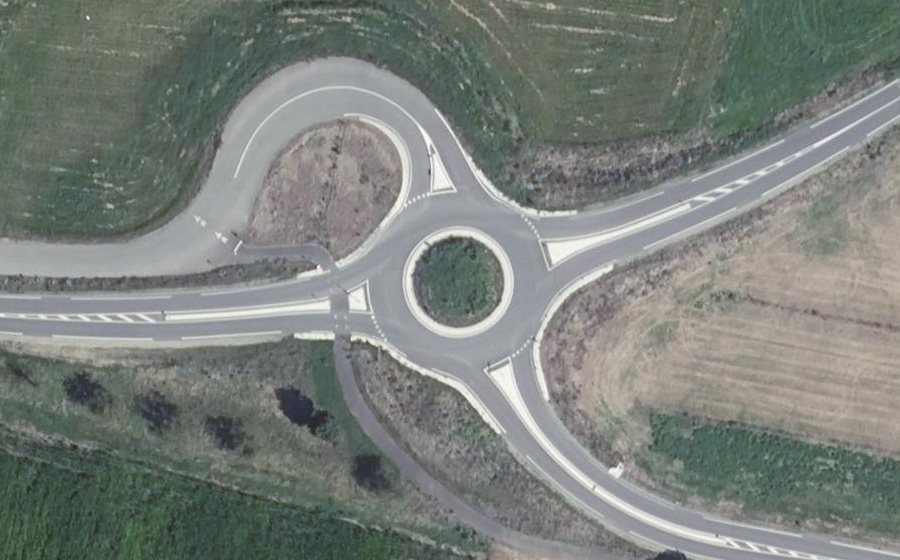 Vue aérienne du Rond-point anonyme n°1363025929