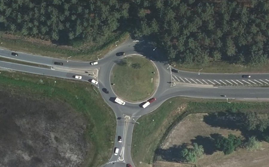 Vue aérienne du Rond-point anonyme n°1363115190