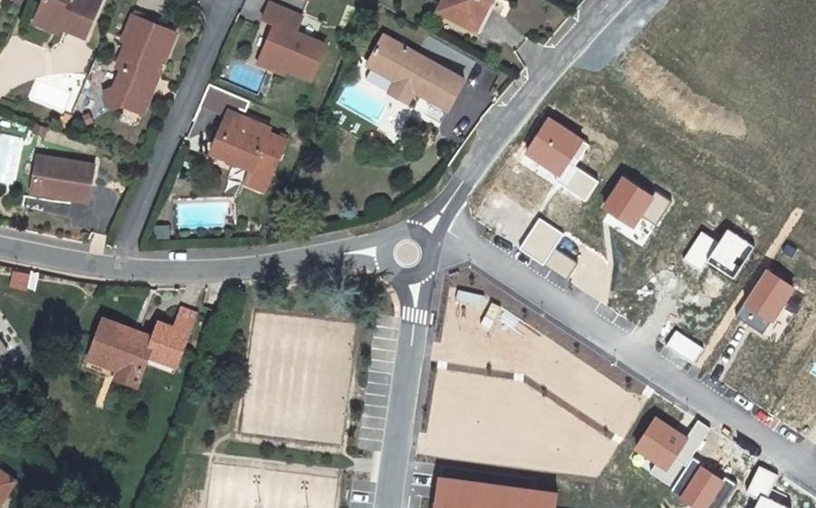 Vue aérienne du Rond-point anonyme n°1363617363
