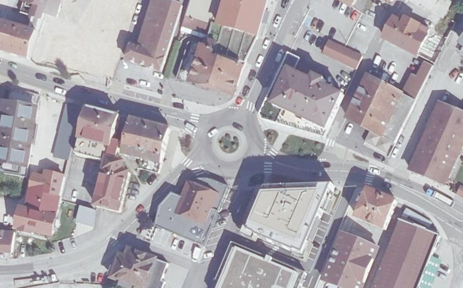 Vue aérienne du Rond-point anonyme n°1363848778