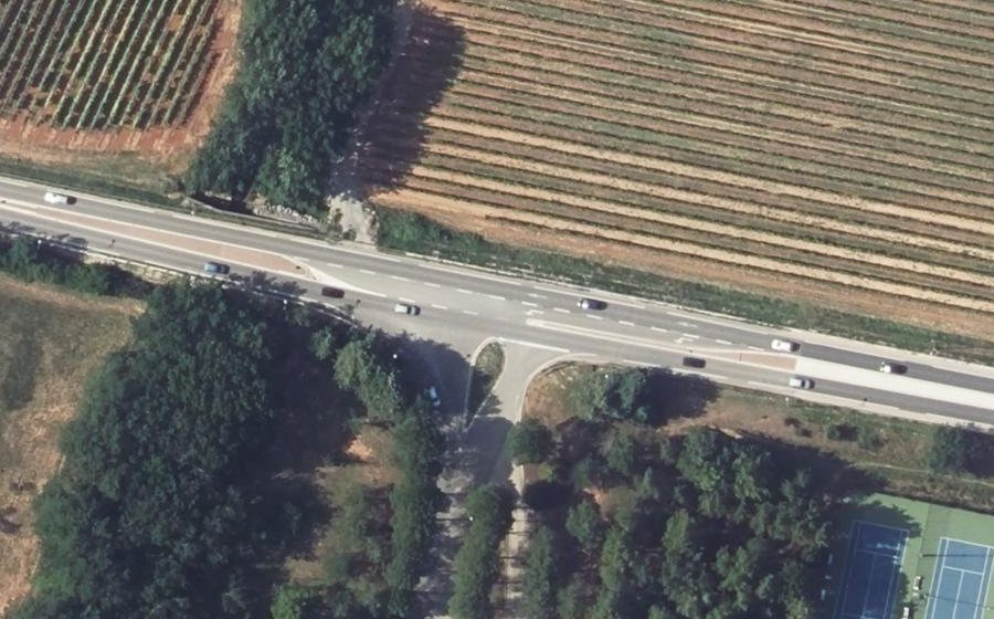 Vue aérienne du Rond-point anonyme n°1364099527