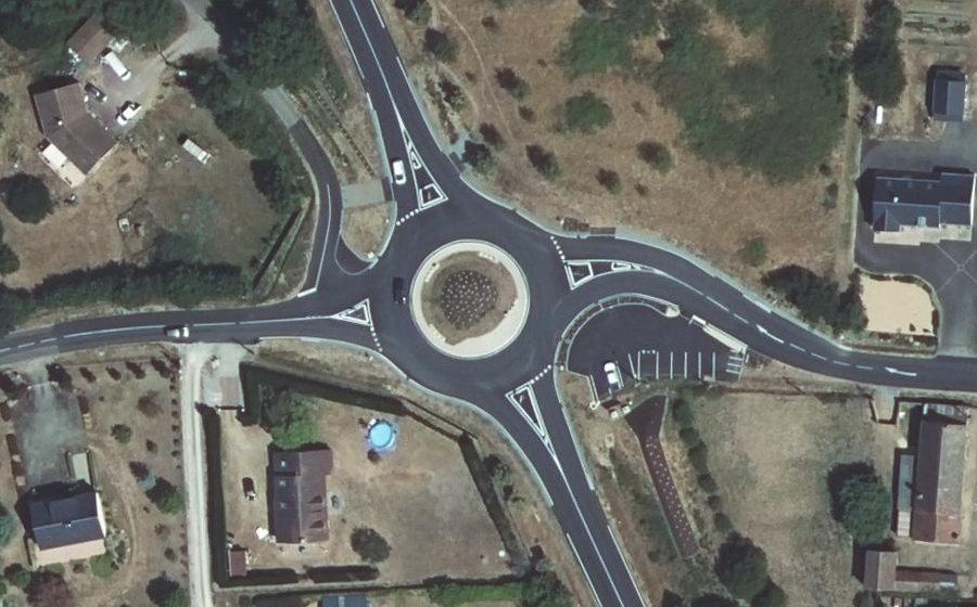 Vue aérienne du Rond-point anonyme n°1364219065