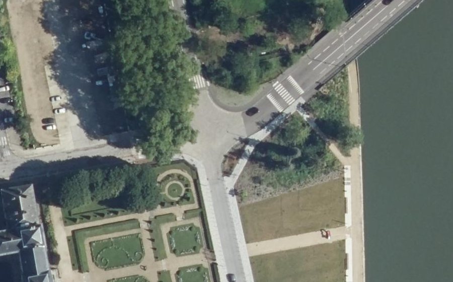 Vue aérienne du Rond-point anonyme n°1364353014