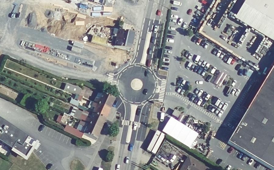 Vue aérienne du Rond-point anonyme n°1365558310