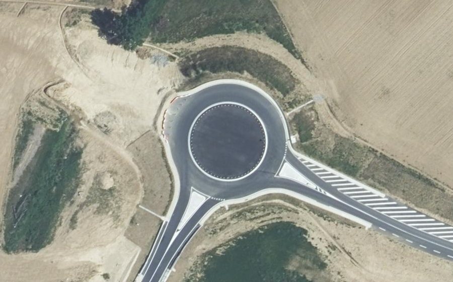 Vue aérienne du Rond-point anonyme n°1365700639