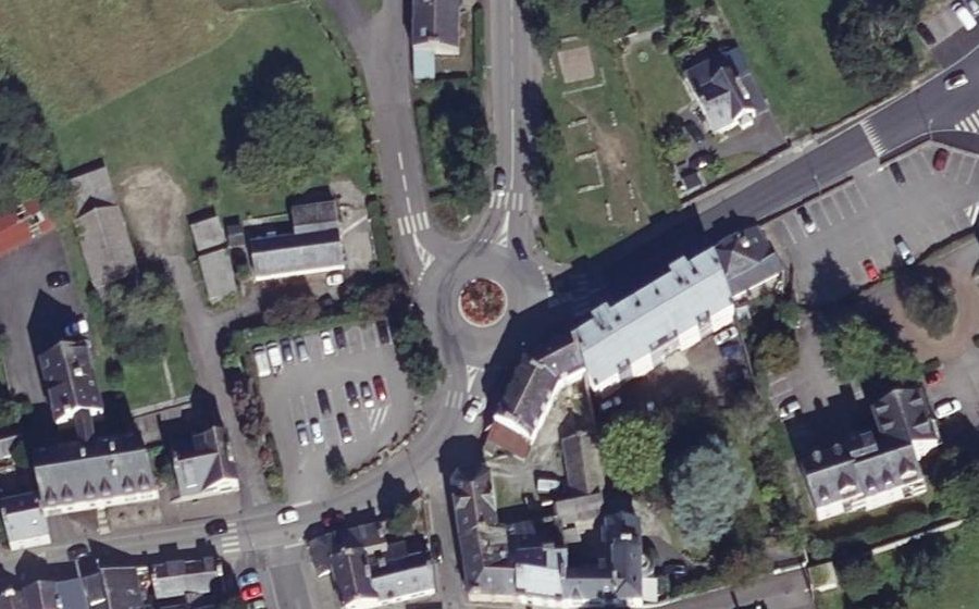 Vue aérienne du Rond-point anonyme n°1366166780