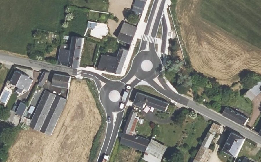 Vue aérienne du Rond-point anonyme n°1368773862