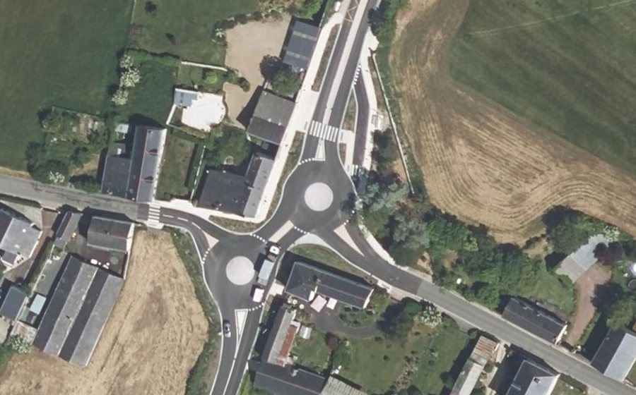 Vue aérienne du Rond-point anonyme n°1368773863