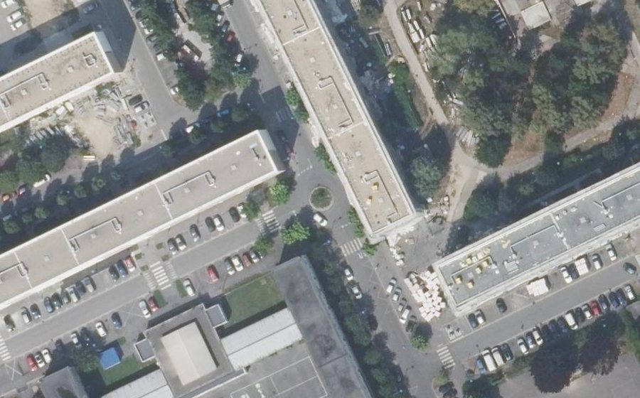Vue aérienne du Rond-point anonyme n°1369724957