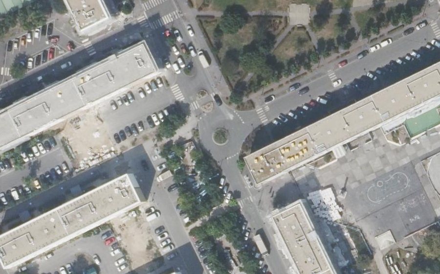 Vue aérienne du Rond-point anonyme n°1369724959