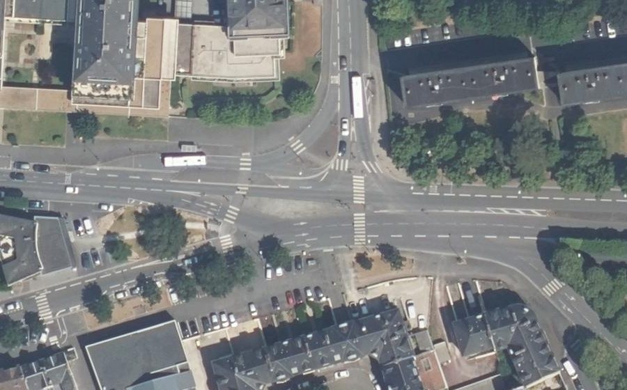 Vue aérienne du Rond-point anonyme n°1369938016