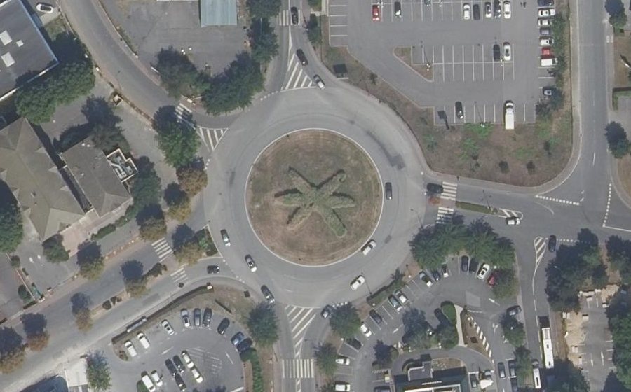 Vue aérienne du Rond-point anonyme n°13706393