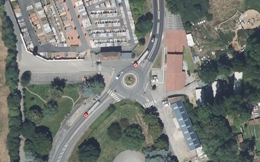 Vue aérienne du Rond-point anonyme n°137065028