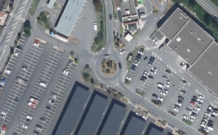 Vue aérienne du Rond-point anonyme n°1373098522
