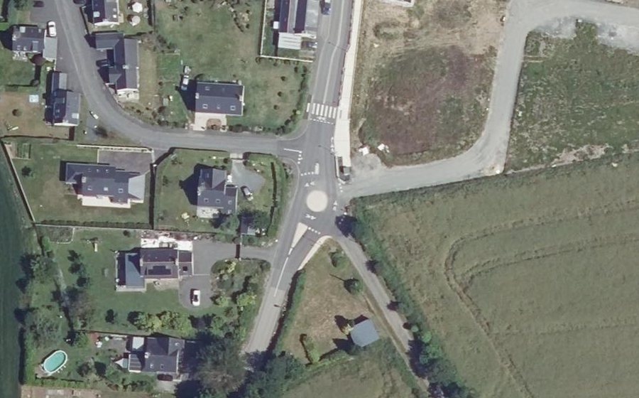 Vue aérienne du Rond-point anonyme n°1373107130