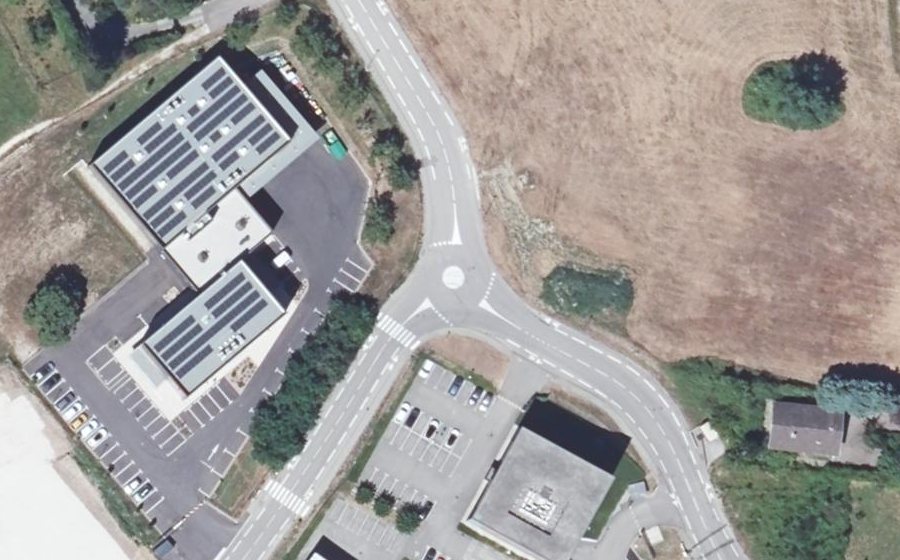 Vue aérienne du Rond-point anonyme n°1373472446
