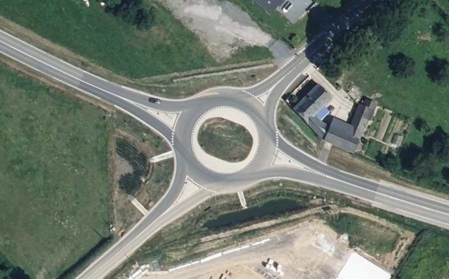 Vue aérienne du Rond-point anonyme n°1375198092